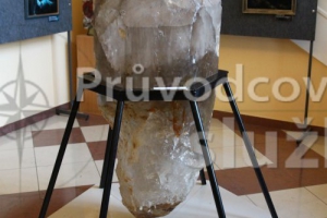Uralské geologické muzeum, krystal křemene, 784 kg.