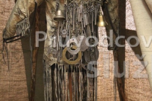 Muzeum historie - oděv šamana