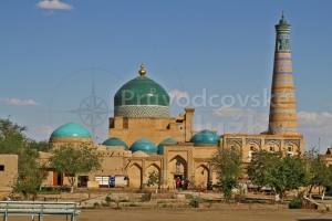 Minaret-Islama-Hodži-a-mauzoleum-Mahmuda-Pahlavana