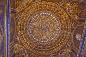 Medresa-Tilló-Kórí-interiér-mešity-strop